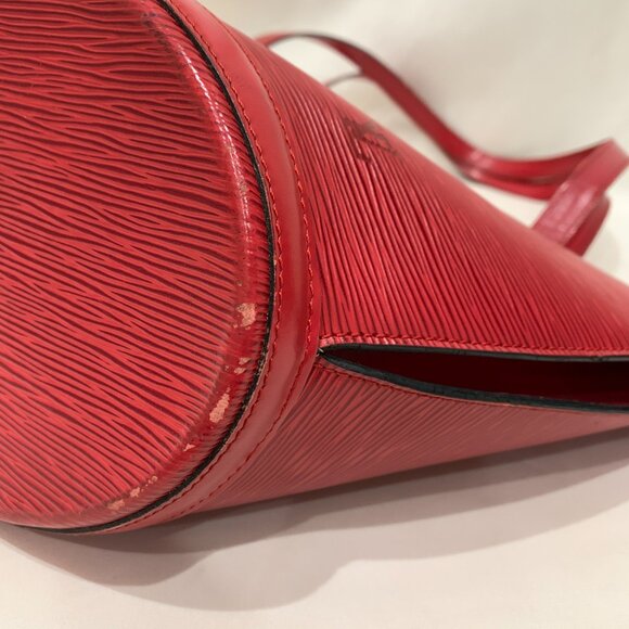 【9MK】 LV Red Epi St Jacques Tote Sku# 84008 (Gently Used, Crack/Split) - Picture 6 of 16